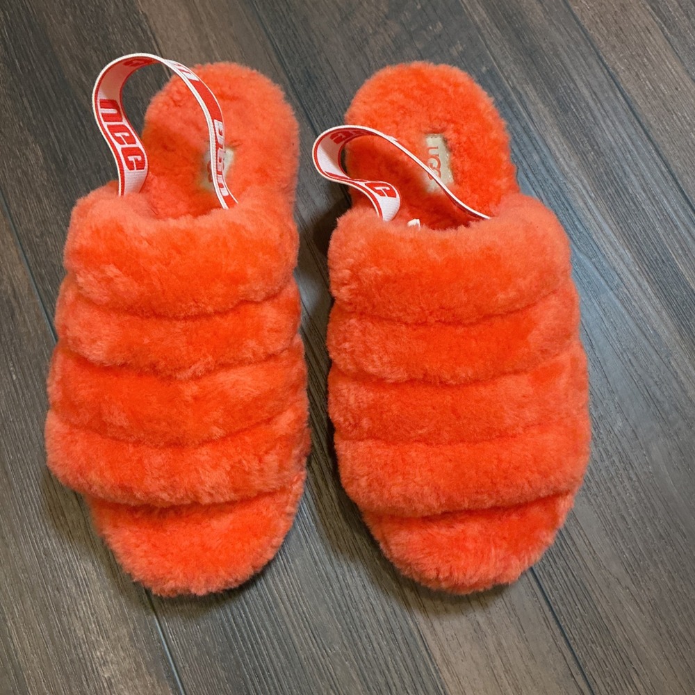 UGG Fluff Yeah Slide Orange Sheepskin Logo Elastic Strap Sandals Size 8 1095119